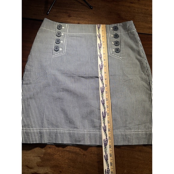 Talbots womens skirt blue and white stripe buttons in front lined. Sz 4 Petite - Picture 12 of 13